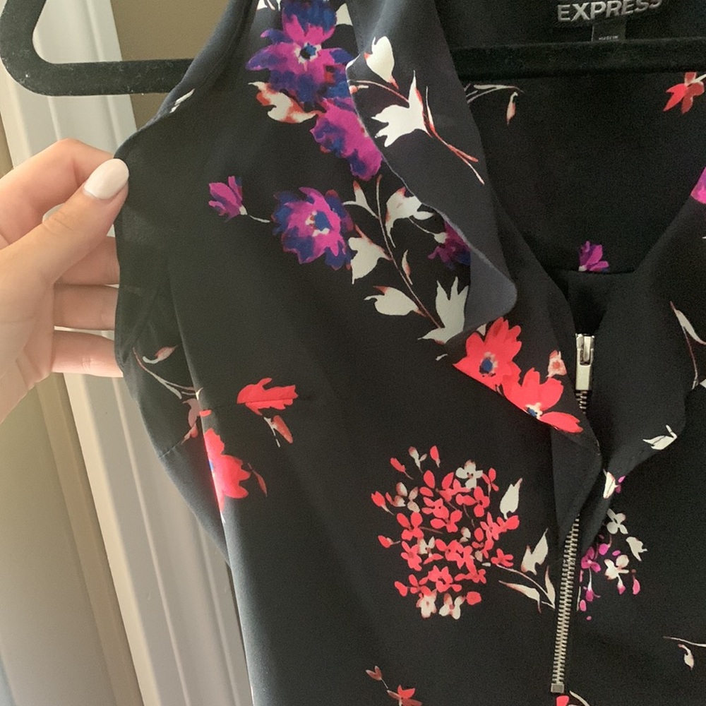 Express Romper - Picture 2 of 5